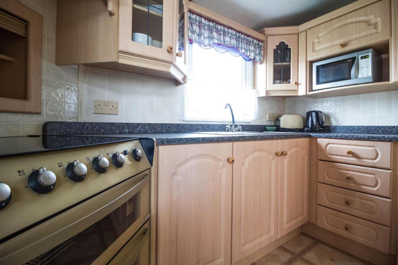 Hotel Brilliant Caravan For Hire At Manor Park In Hunstanton Norfolk Ref 23176K Exteriér fotografie