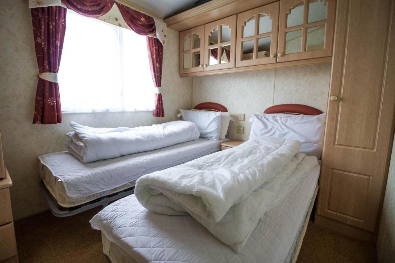 Hotel Brilliant Caravan For Hire At Manor Park In Hunstanton Norfolk Ref 23176K Exteriér fotografie